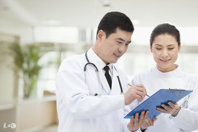 怀孕32周去医院做B超，医生告诉孕妈胎儿偏小，怎么办？