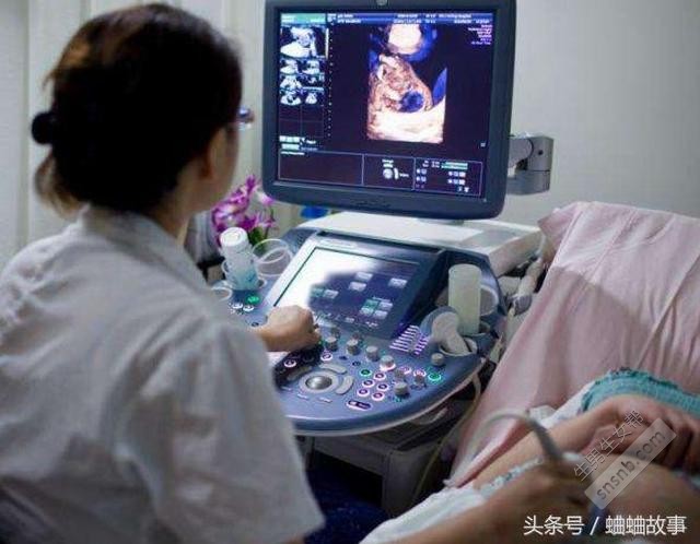 怀孕3个月的孕妇，每月都来月经，去医院检查，挽救了三条人命